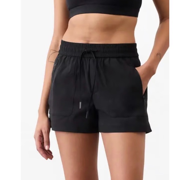 Athleta Pants - Athleta Trekkie North Short